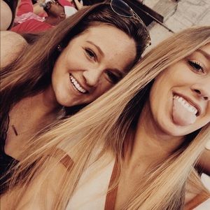 Meet your Posher, Claire